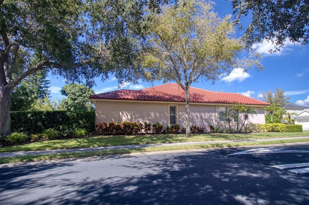 For Sale: $799,900 (4 beds, 3 baths, 2532 Square Feet)