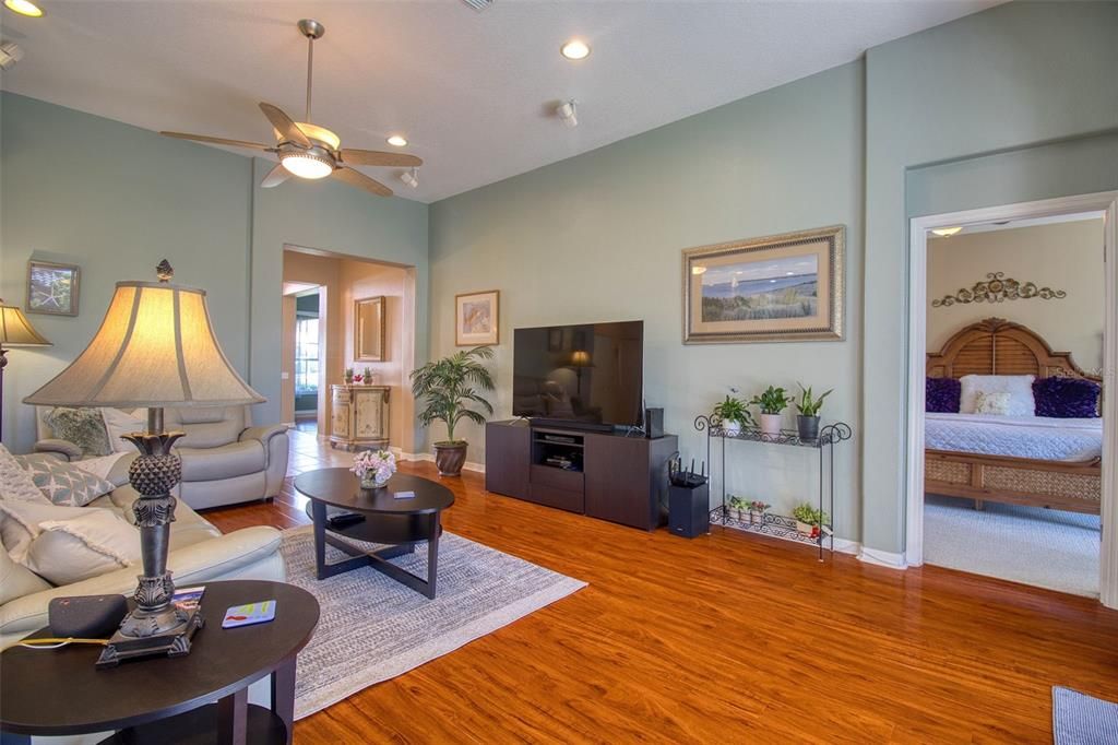 For Sale: $799,900 (4 beds, 3 baths, 2532 Square Feet)