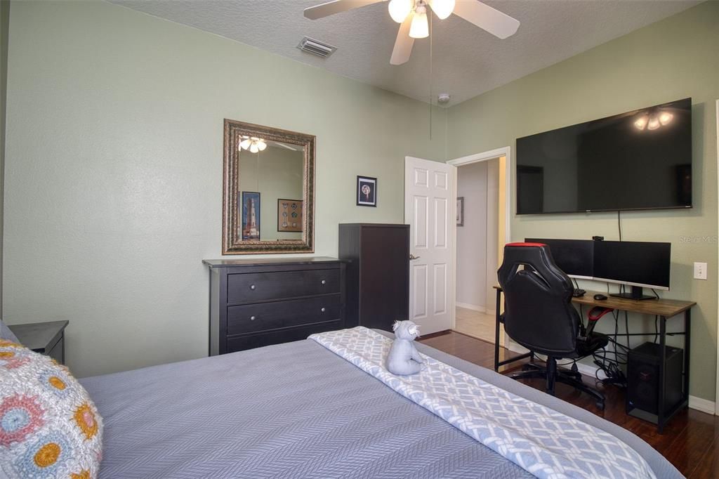 For Sale: $799,900 (4 beds, 3 baths, 2532 Square Feet)