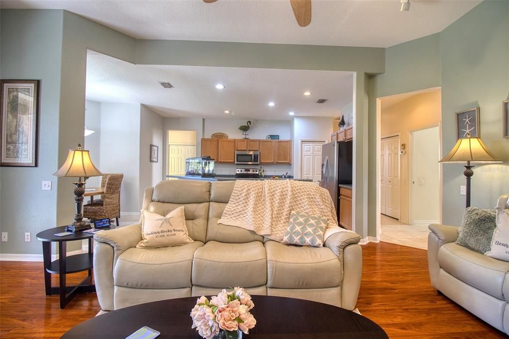 For Sale: $799,900 (4 beds, 3 baths, 2532 Square Feet)
