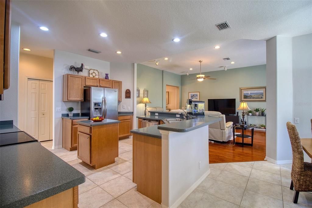 For Sale: $799,900 (4 beds, 3 baths, 2532 Square Feet)