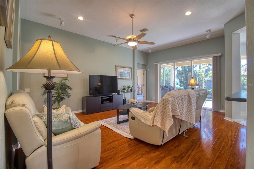 For Sale: $799,900 (4 beds, 3 baths, 2532 Square Feet)