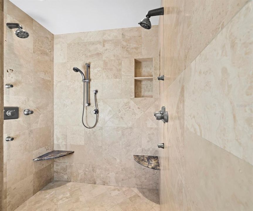 En Venta: $2,499,000 (3 camas, 3 baños, 3453 Pies cuadrados)