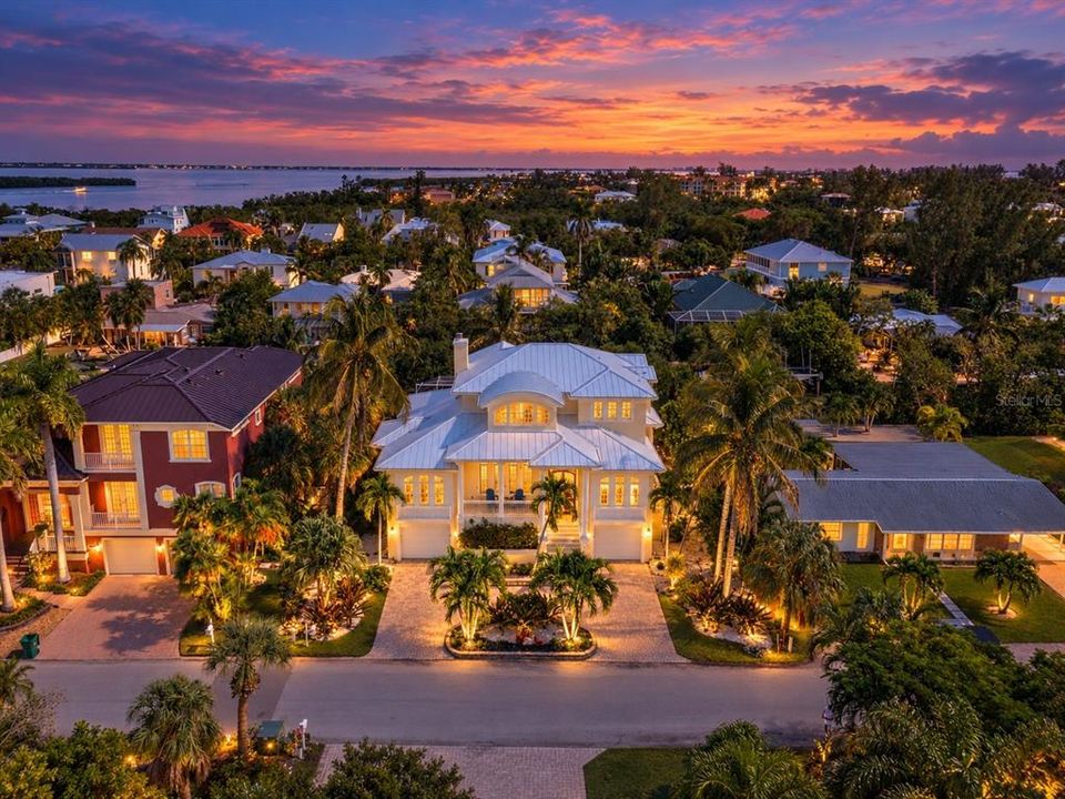 En Venta: $2,499,000 (3 camas, 3 baños, 3453 Pies cuadrados)
