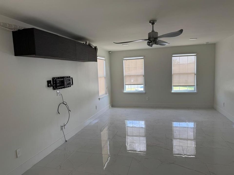 For Sale: $790,000 (5 beds, 3 baths, 3113 Square Feet)