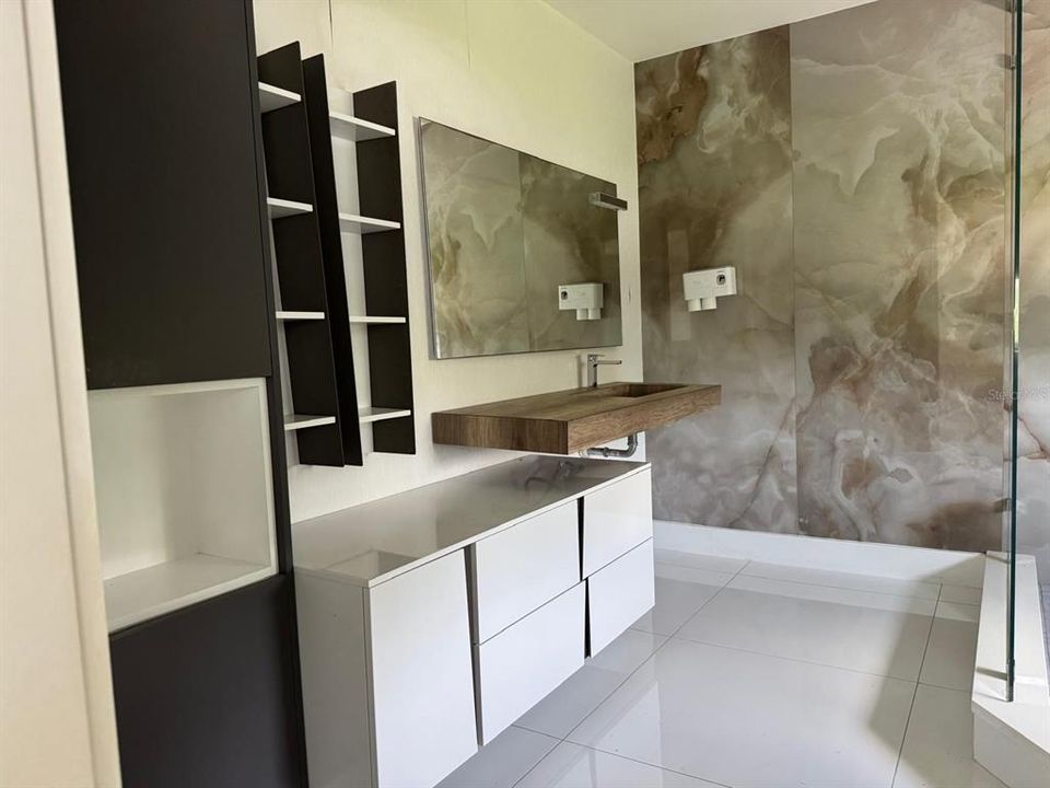For Sale: $790,000 (5 beds, 3 baths, 3113 Square Feet)
