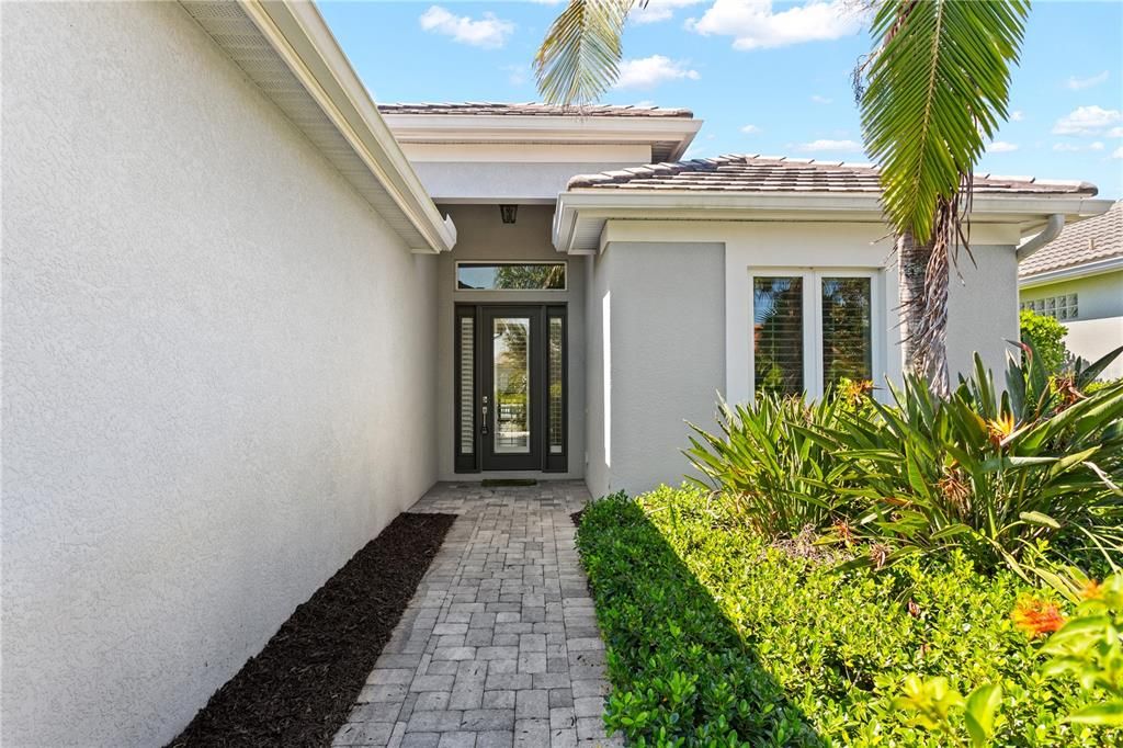 For Sale: $625,000 (2 beds, 2 baths, 1999 Square Feet)