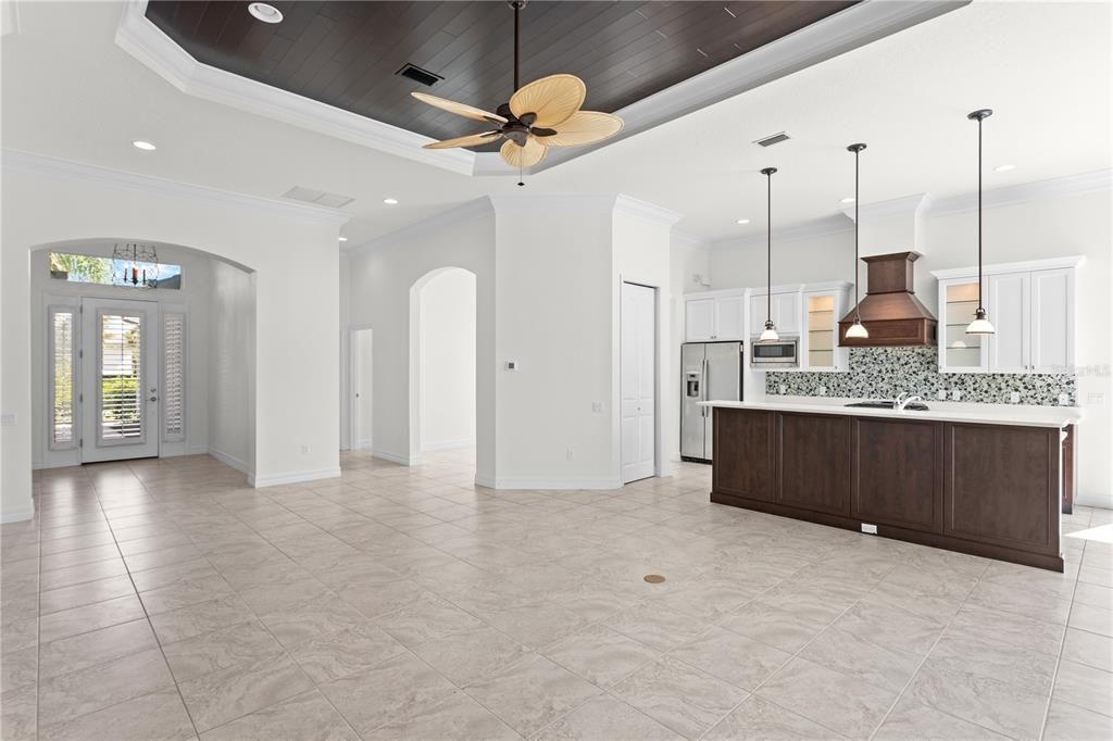 For Sale: $625,000 (2 beds, 2 baths, 1999 Square Feet)