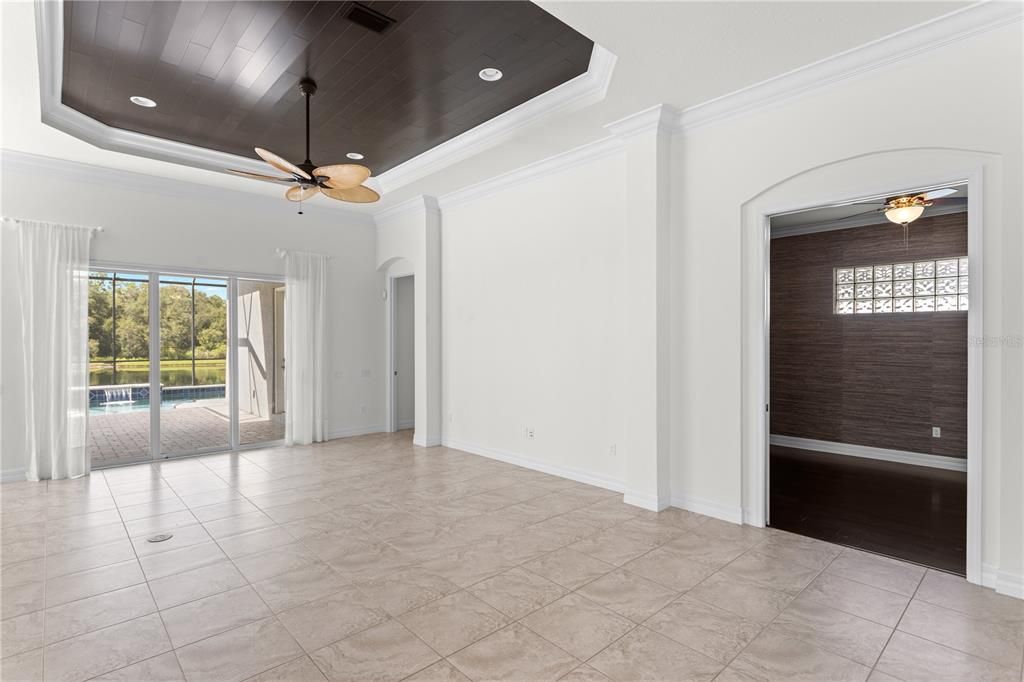 For Sale: $625,000 (2 beds, 2 baths, 1999 Square Feet)
