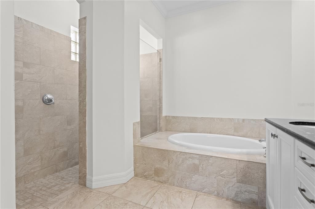 For Sale: $625,000 (2 beds, 2 baths, 1999 Square Feet)