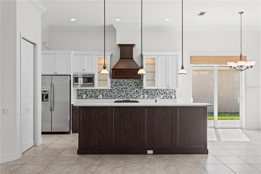 For Sale: $625,000 (2 beds, 2 baths, 1999 Square Feet)
