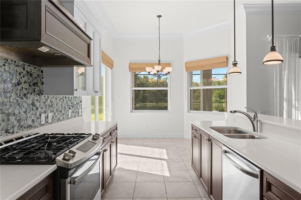 For Sale: $625,000 (2 beds, 2 baths, 1999 Square Feet)