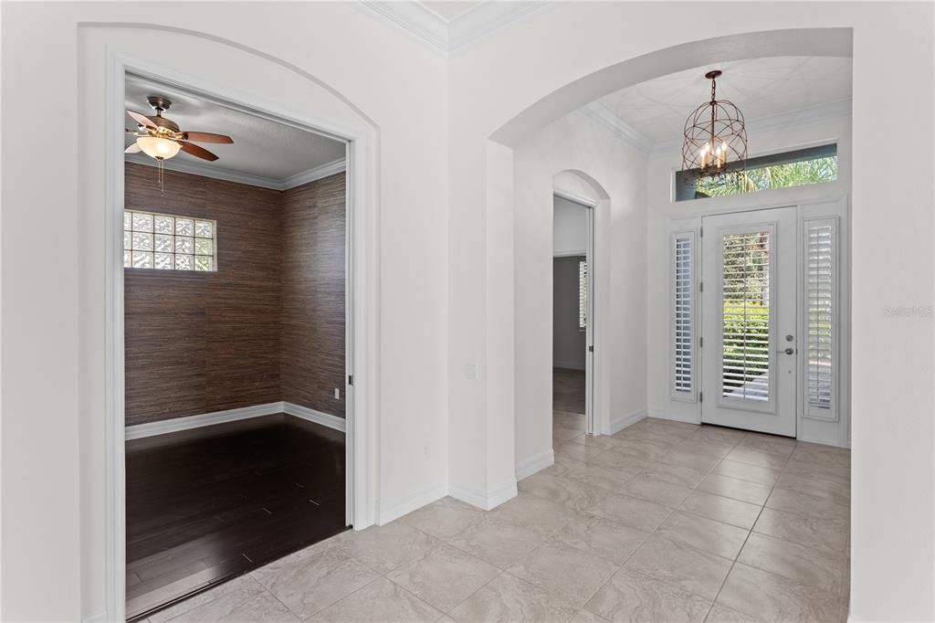 For Sale: $625,000 (2 beds, 2 baths, 1999 Square Feet)