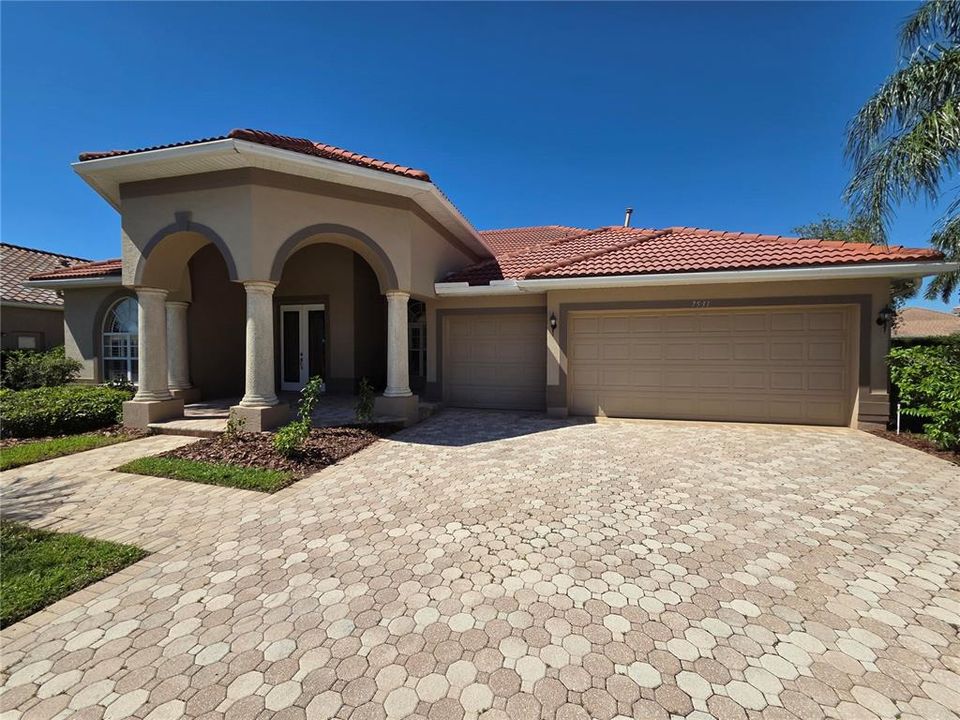 For Sale: $799,000 (4 beds, 3 baths, 2948 Square Feet)