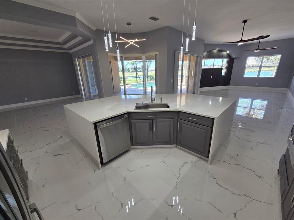 For Sale: $799,000 (4 beds, 3 baths, 2948 Square Feet)