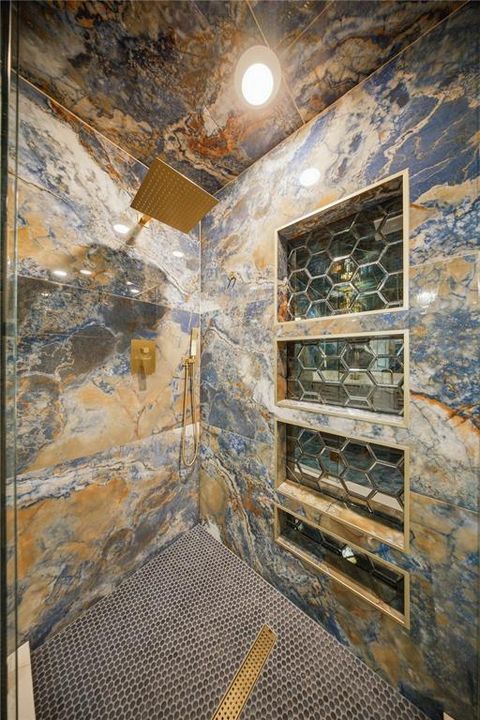 На продажу: $384,900 (3 спален, 2 ванн, 1670 Квадратных фут)