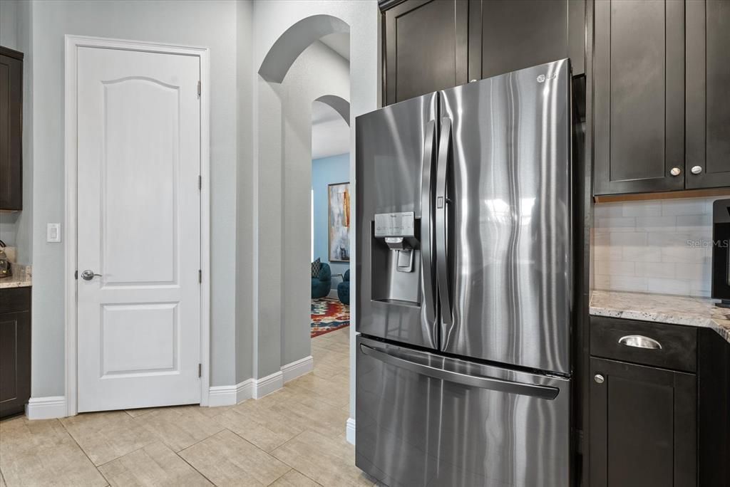 For Sale: $999,000 (4 beds, 3 baths, 3083 Square Feet)