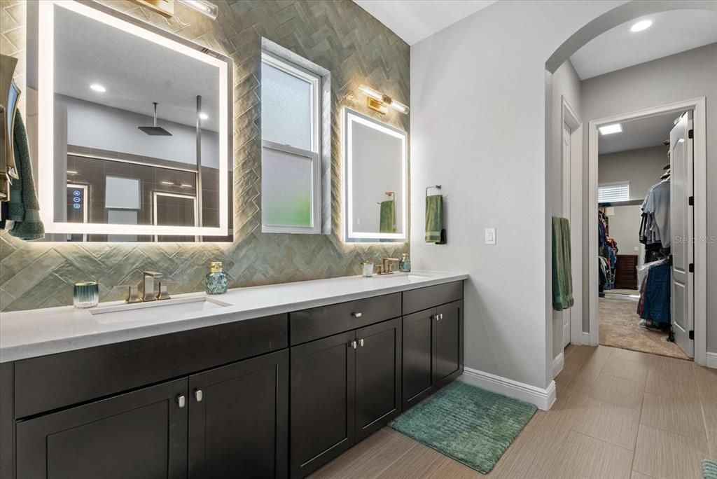 For Sale: $999,000 (4 beds, 3 baths, 3083 Square Feet)