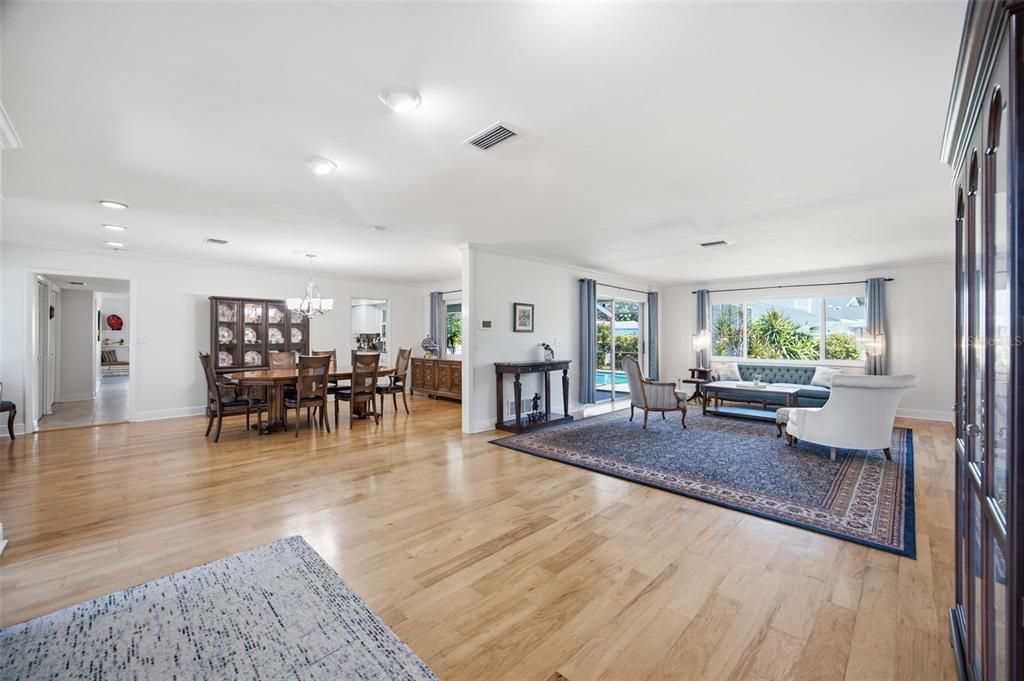For Sale: $1,225,000 (4 beds, 3 baths, 3653 Square Feet)