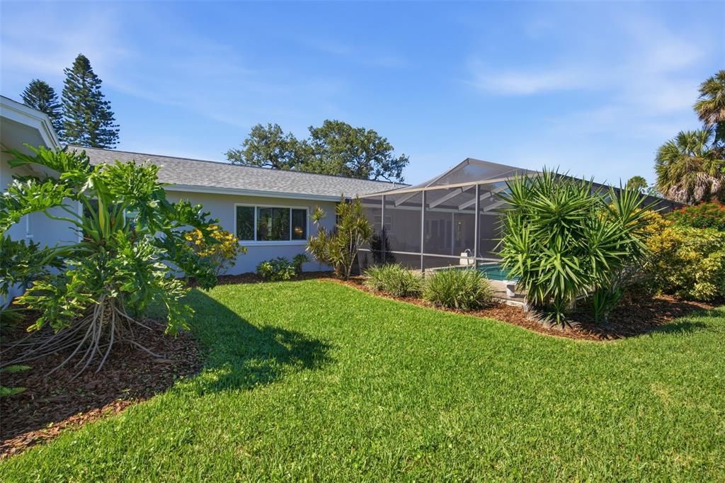 For Sale: $1,225,000 (4 beds, 3 baths, 3653 Square Feet)