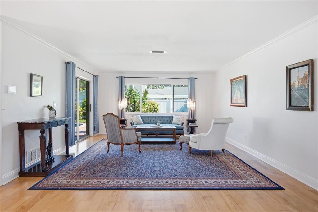 For Sale: $1,225,000 (4 beds, 3 baths, 3653 Square Feet)