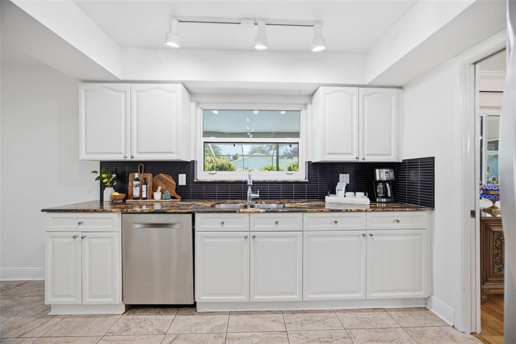 For Sale: $1,225,000 (4 beds, 3 baths, 3653 Square Feet)