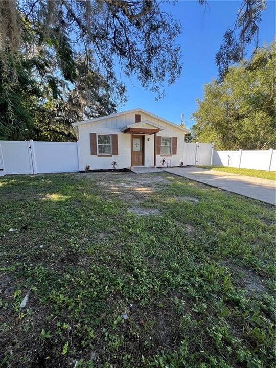 For Sale: $379,999 (3 beds, 1 baths, 1225 Square Feet)
