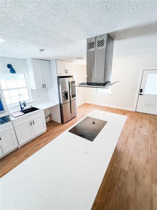 For Sale: $379,999 (3 beds, 1 baths, 1225 Square Feet)