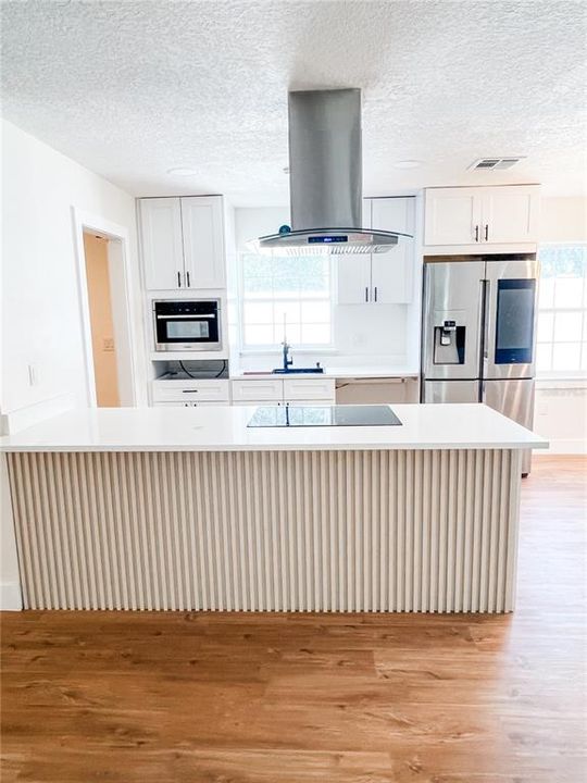 For Sale: $379,999 (3 beds, 1 baths, 1225 Square Feet)