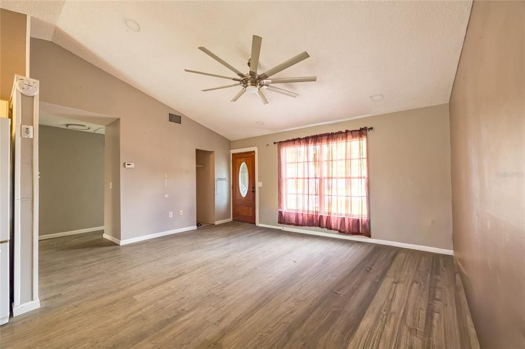 En Venta: $229,000 (2 camas, 2 baños, 976 Pies cuadrados)