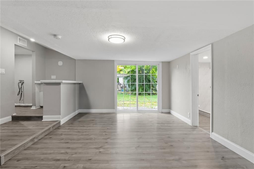 For Rent: $2,300 (3 beds, 2 baths, 1378 Square Feet)