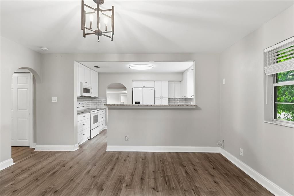 For Rent: $2,300 (3 beds, 2 baths, 1378 Square Feet)