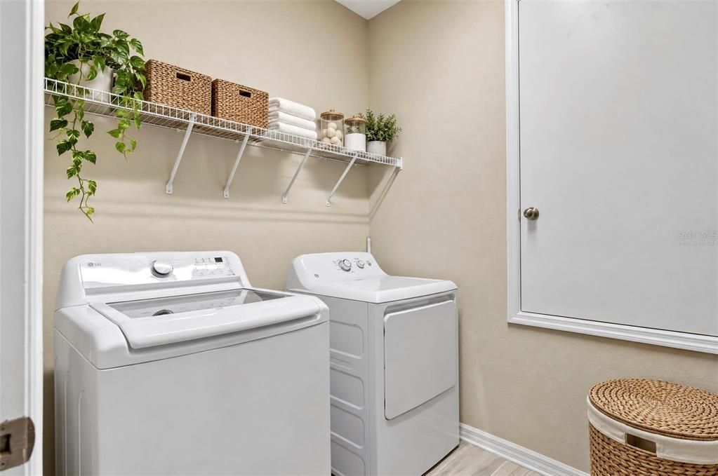 For Sale: $565,000 (4 beds, 3 baths, 2682 Square Feet)