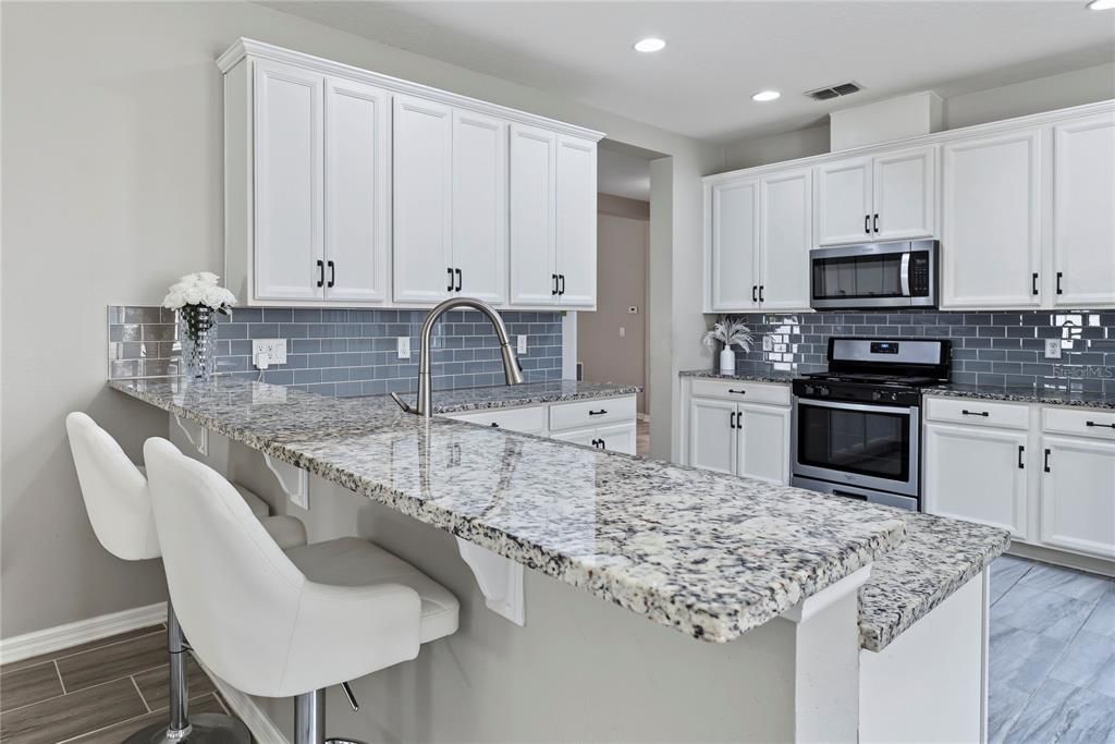 For Sale: $565,000 (4 beds, 3 baths, 2682 Square Feet)