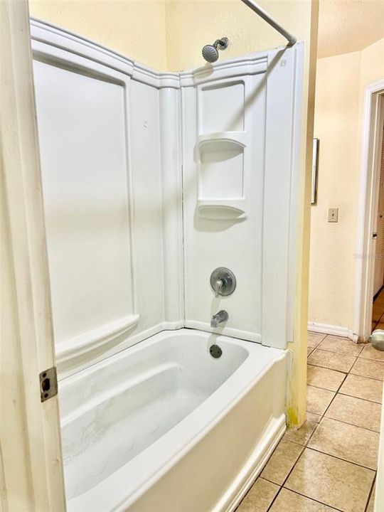 For Rent: $1,350 (1 beds, 1 baths, 744 Square Feet)