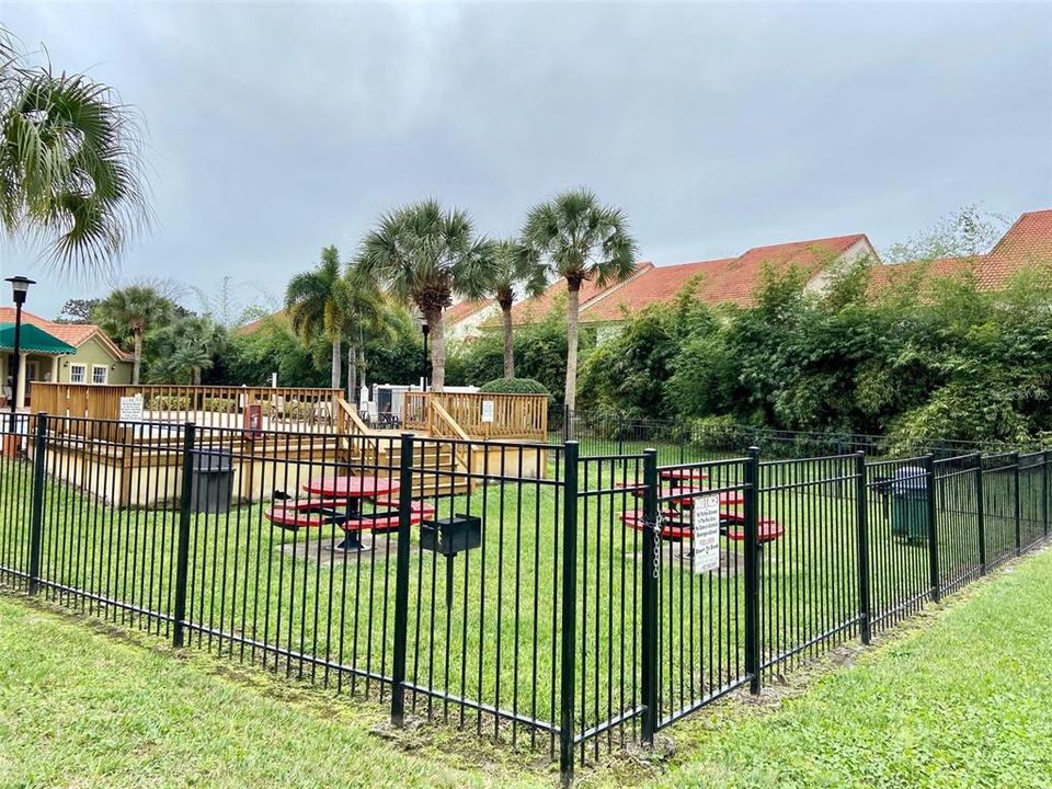 For Rent: $1,350 (1 beds, 1 baths, 744 Square Feet)