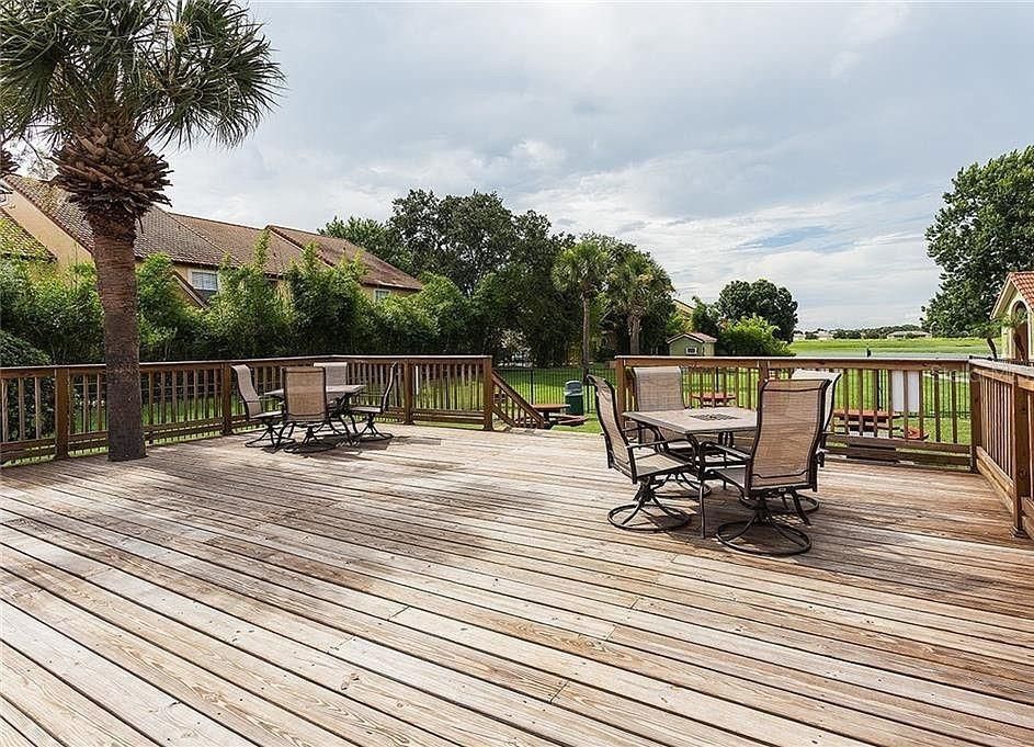 For Rent: $1,350 (1 beds, 1 baths, 744 Square Feet)