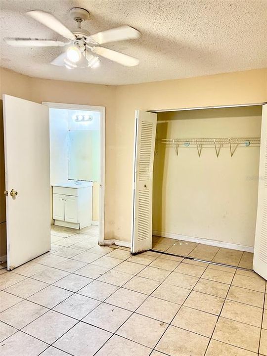 For Rent: $1,350 (1 beds, 1 baths, 744 Square Feet)