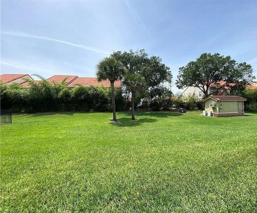 For Rent: $1,350 (1 beds, 1 baths, 744 Square Feet)