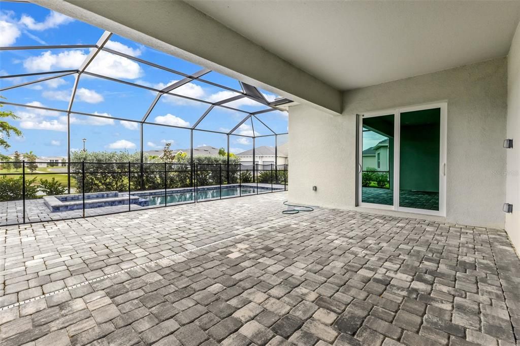 En Venta: $659,000 (4 camas, 3 baños, 2252 Pies cuadrados)