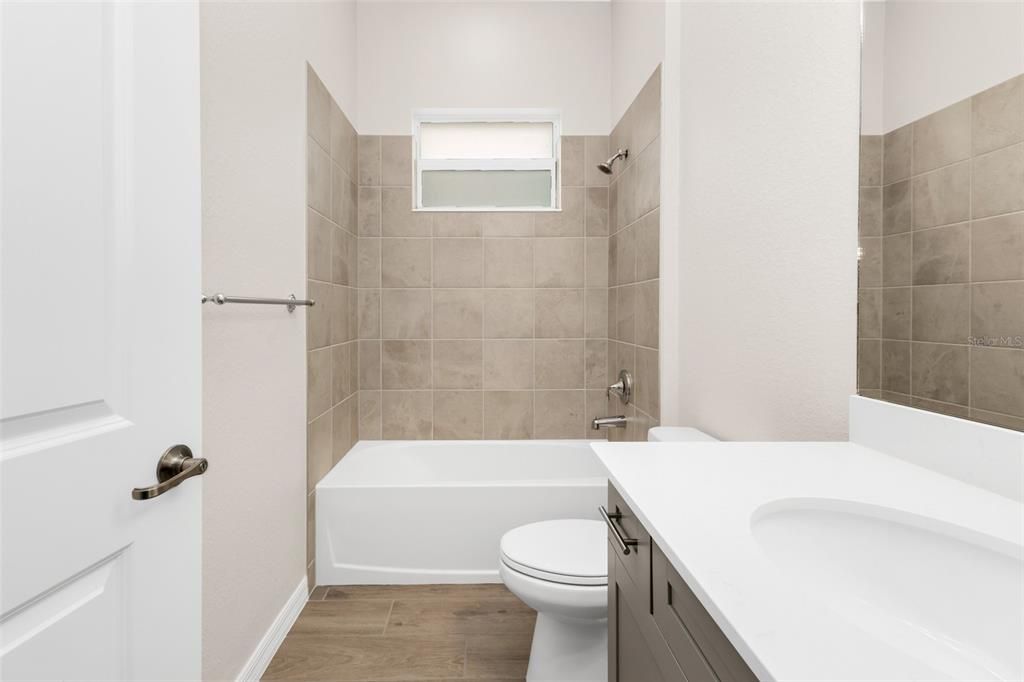 En Venta: $659,000 (4 camas, 3 baños, 2252 Pies cuadrados)