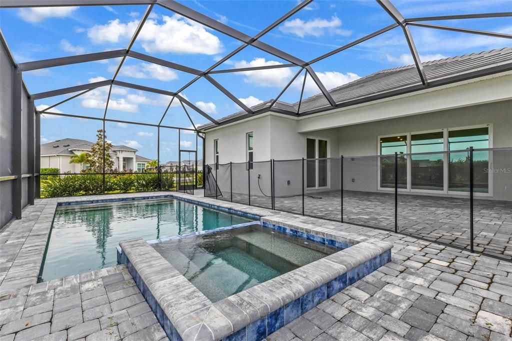 En Venta: $659,000 (4 camas, 3 baños, 2252 Pies cuadrados)
