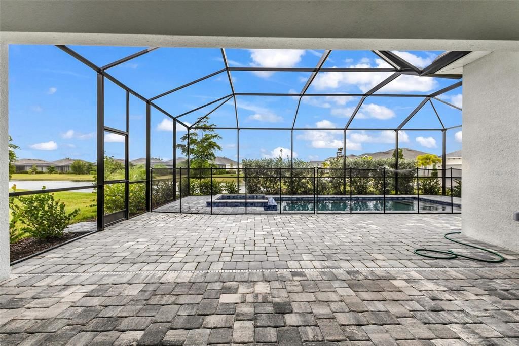 En Venta: $659,000 (4 camas, 3 baños, 2252 Pies cuadrados)