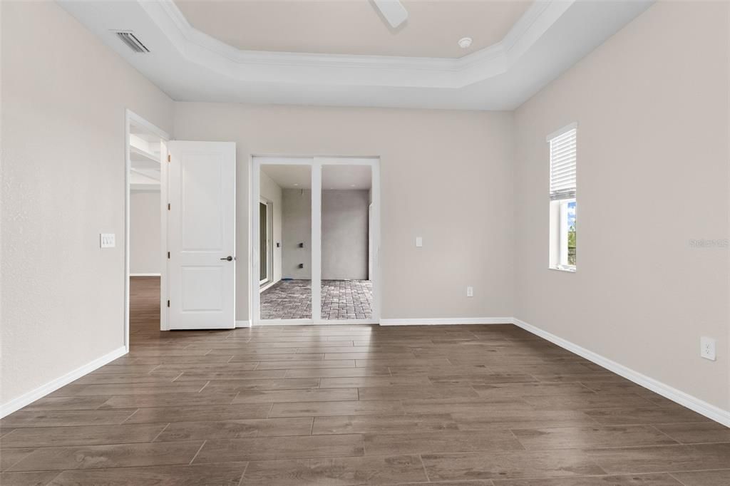 En Venta: $659,000 (4 camas, 3 baños, 2252 Pies cuadrados)