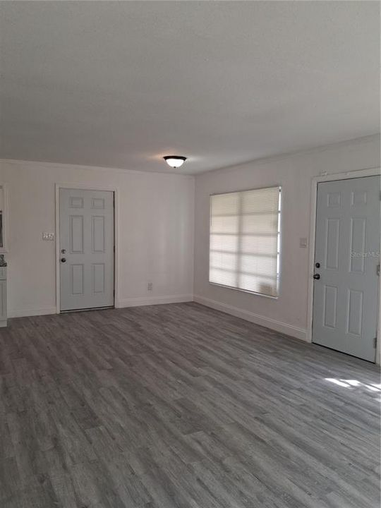 For Rent: $1,900 (3 beds, 2 baths, 1000 Square Feet)