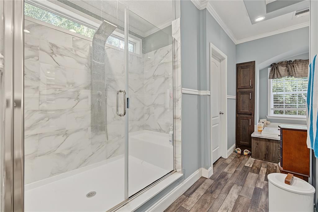 En Venta: $435,000 (4 camas, 2 baños, 2280 Pies cuadrados)