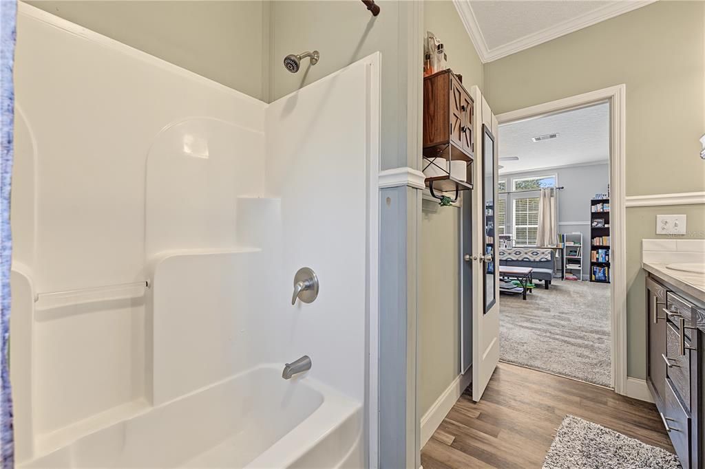 En Venta: $435,000 (4 camas, 2 baños, 2280 Pies cuadrados)