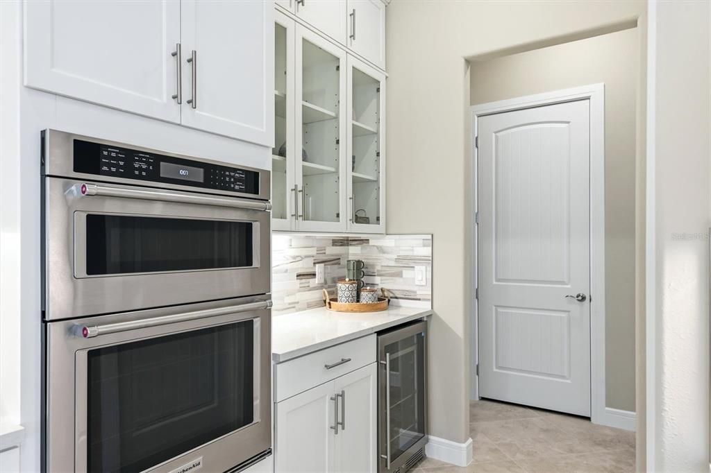 For Sale: $779,000 (3 beds, 3 baths, 2936 Square Feet)