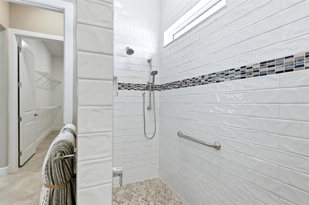 For Sale: $779,000 (3 beds, 3 baths, 2936 Square Feet)