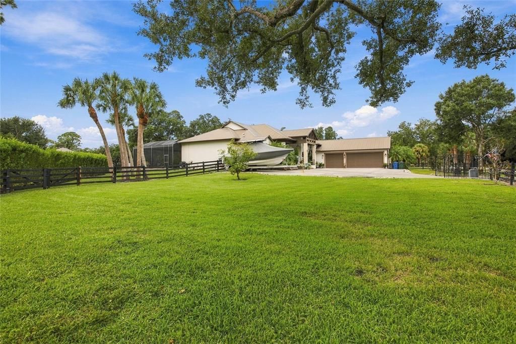 For Sale: $1,599,000 (3 beds, 4 baths, 3636 Square Feet)